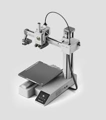 Kids designing and 3D printing models at Minnesota STEM summer camp